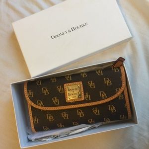 NWT Dooney & Bourke wallet